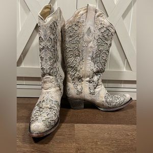 Corral Women’s White Glitter Inlay Western Boots